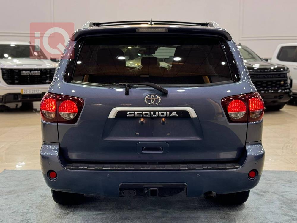 Toyota Sequoia